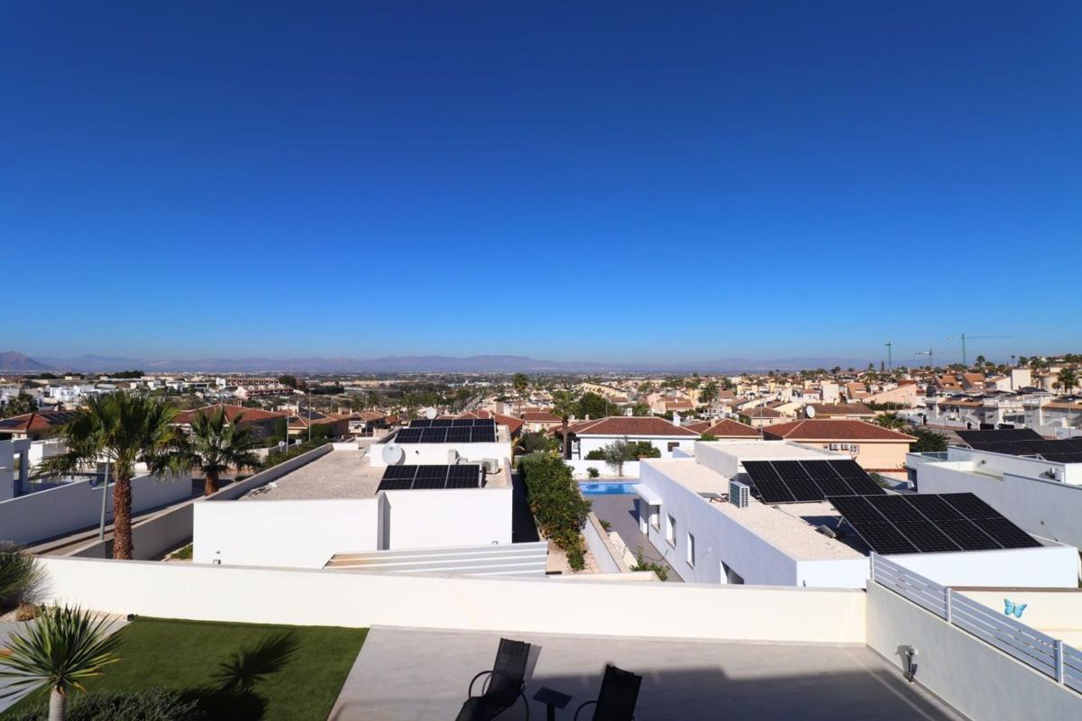 Venta de chalet independiente en Casa o chalet en Calle Rey Juan Carlos I, 129, Benijofar, Benijofar
 photo 3