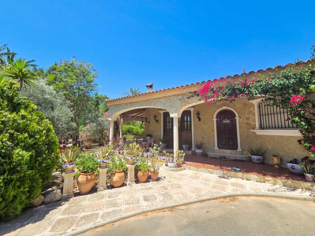 Properties for sale and rent in Spain photo 1