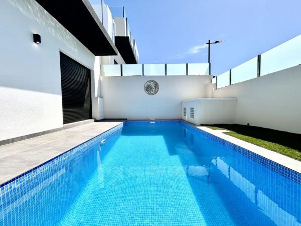 Casa o chalet independiente en Calle Picos de Europa, Las Filipinas, Orihuela thumbnail 1