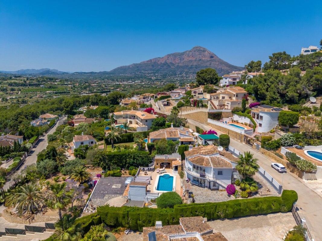 Properties for sale and rent in Spain photo 1