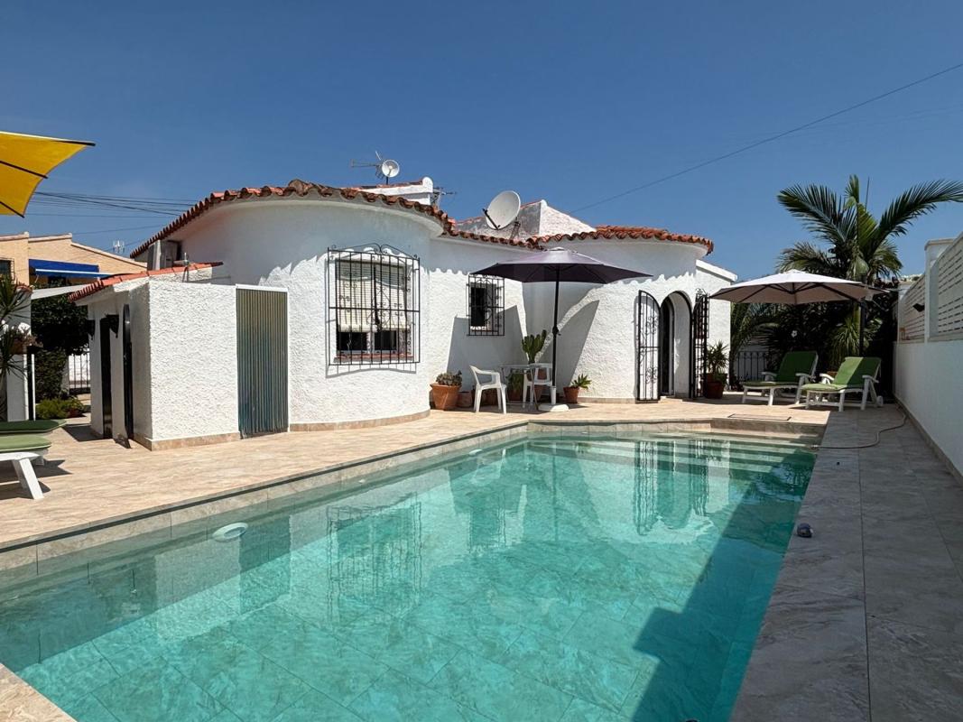 Sale of independent chalet in Casa o chalet en Els Poblets, Els Poblets
photo 1