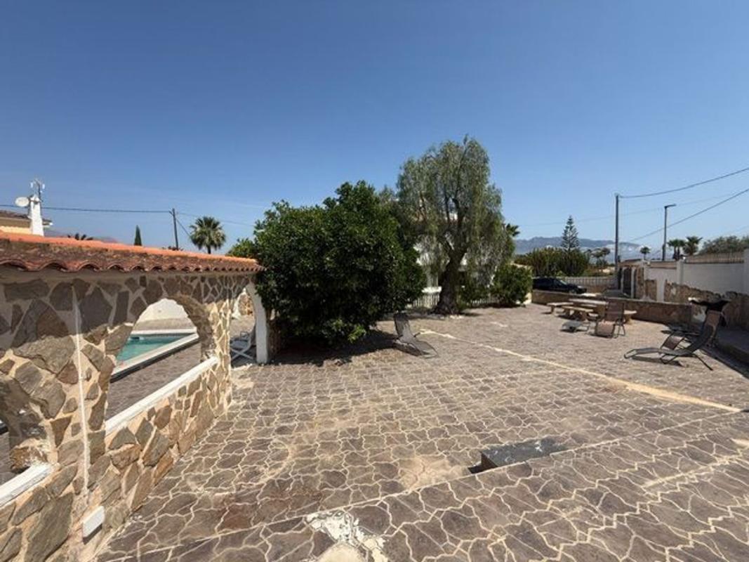 Properties for sale and rent in Spain photo 2
