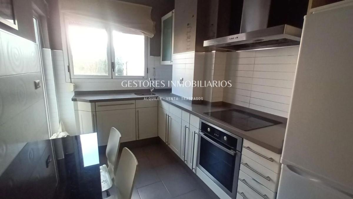 Продажа квартиры на Piso en Barri Eixample, Alcoy / Alcoi, Алкой
photo 1