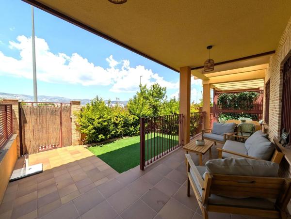 Chalet adosado en Calle Riu Segura, Castalla photo 1