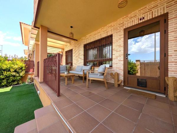 Chalet adosado en Calle Riu Segura, Castalla photo 2