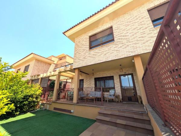 Chalet adosado en Calle Riu Segura, Castalla photo 3