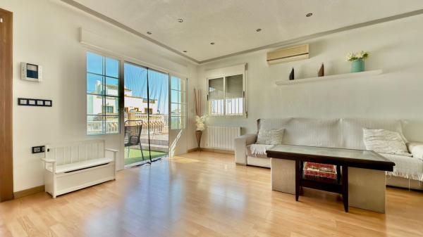 Chalet adosado en Zona Lago - Los Almendros, Orihuela photo 1