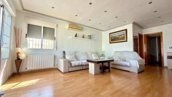 Chalet adosado en Zona Lago - Los Almendros, Orihuela thumbnail 1