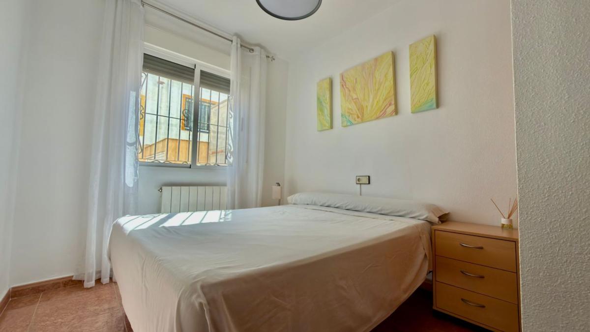 Venta de chalet adosado en Chalet adosado en Zona Lago - Los Almendros, Orihuela , Orihuela photo 4