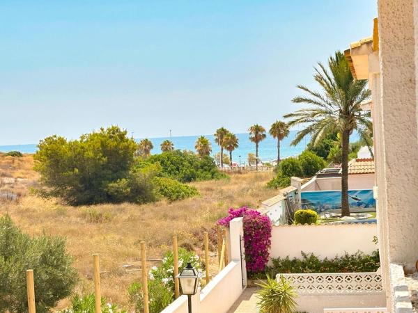 Chalet adosado en Calle Jazmines, Playa Flamenca, Orihuela thumbnail 1