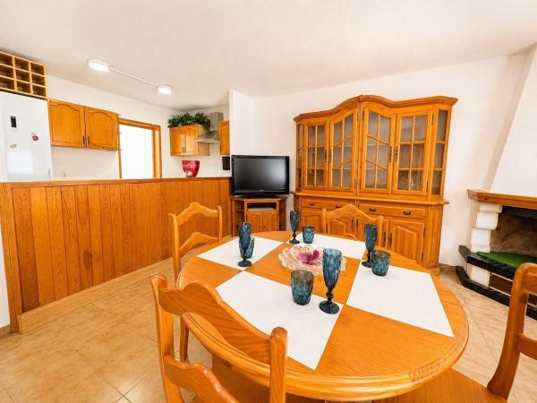 Chalet adosado en Calle Jazmines, Playa Flamenca, Orihuela thumbnail 2