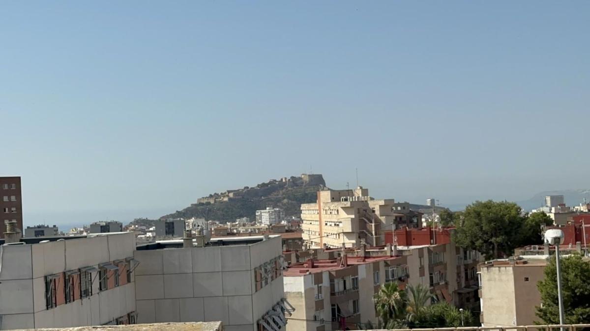Продажа квартиры на Piso en Pasaje Poeta Villaespesa, Juan XXIII, Alicante / Alacant, Аликанте / Алакант
photo 1