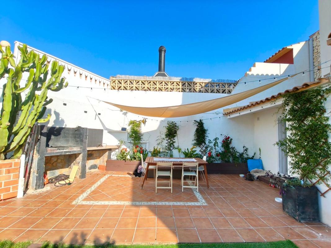 Properties for sale and rent in Spain photo 2