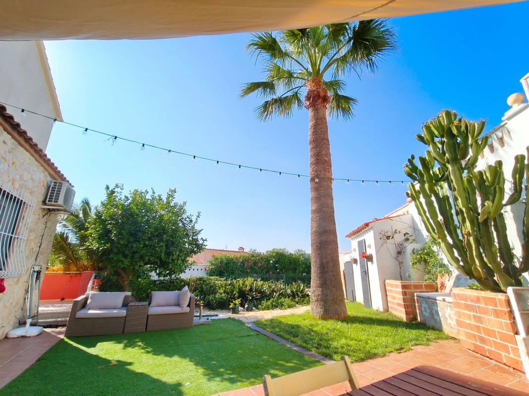 Properties for sale and rent in Spain photo 3