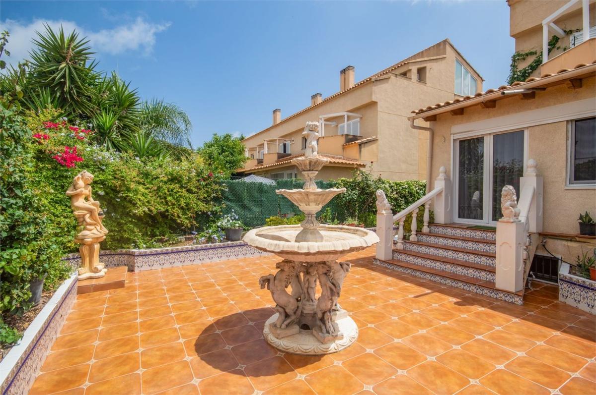 Properties for sale and rent in Spain photo 1