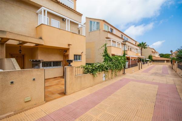 Chalet adosado en Calle Versalles, Playa Muchavista, El Campello thumbnail 2