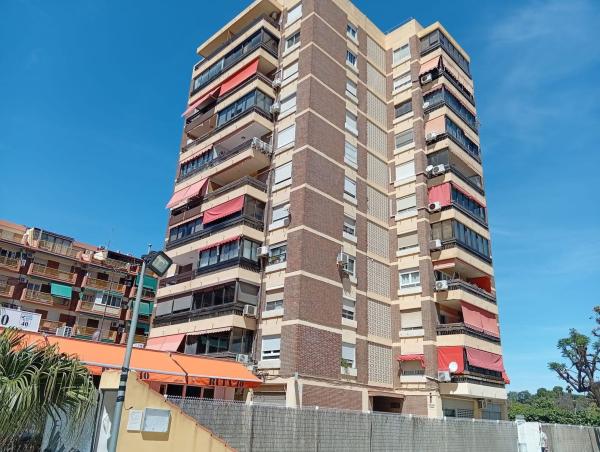 Продажа квартиры на Piso en Calle Ciudad de Bari, Benisaudet, Alicante / Alacant, Аликанте / Алакант
thumbnail 1