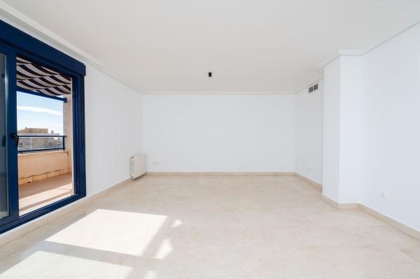 Продажа квартиры на Piso en Paus, Alicante / Alacant, Аликанте / Алакант
 photo 1