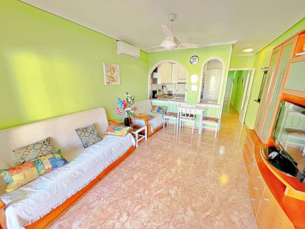 Venta de piso en Piso en Calle San Miguel de Salinas, 21, El Acequión, Torrevieja, Torrevieja
photo 1