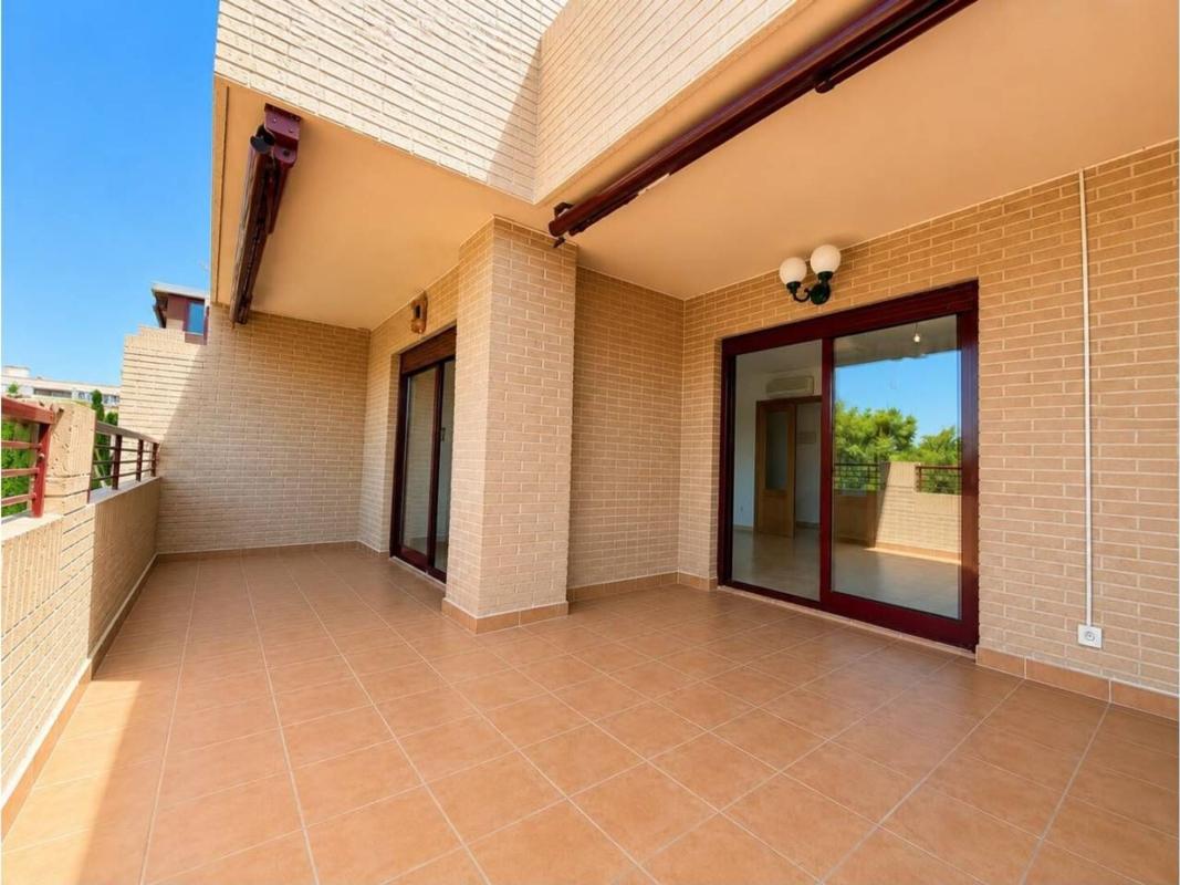 Venta de piso en Piso en Calle Escultor José Gutierrez, 13 b, Alicante Golf, Alicante / Alacant, Alicante / Alacant
 photo 2