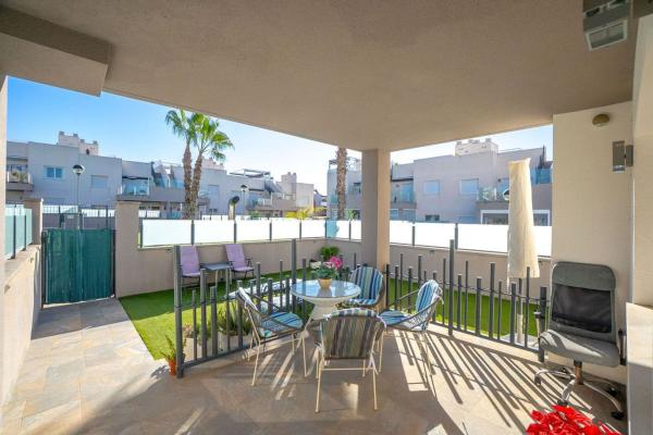 Продажа квартиры на Piso en Calle Gines Saura Sanchez, Parque Acuático - Sector 25, Torrevieja, Торревьеха
thumbnail 3
