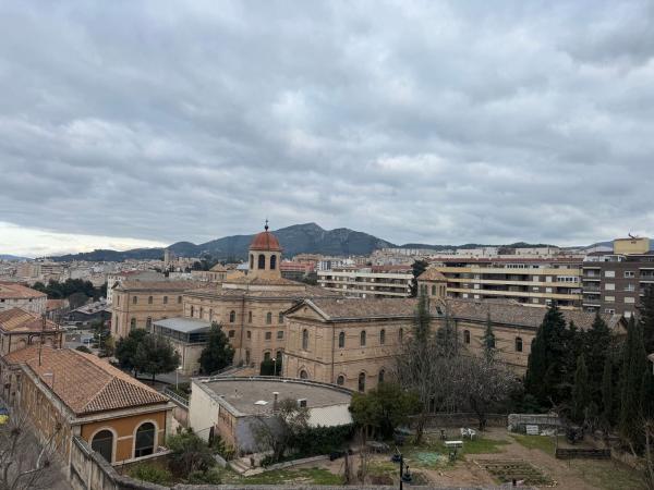Продажа квартиры на Piso en Barri Santa Rosa, Alcoy / Alcoi, Алкой
photo 1