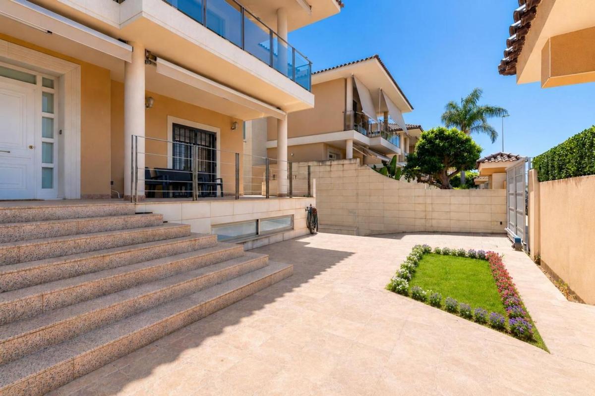 Properties for sale and rent in Spain photo 3