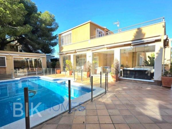Casa o chalet independiente en Calle j Verdague Cmor, Campoamor, Orihuela photo 1