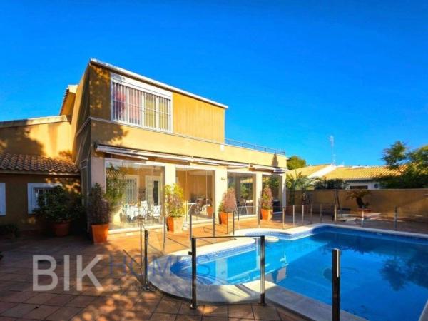 Casa o chalet independiente en Calle j Verdague Cmor, Campoamor, Orihuela thumbnail 2