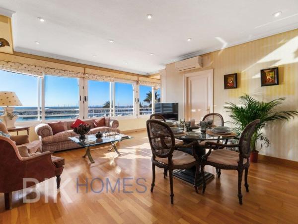 Venta de piso en Piso en Paseo Vistalegre, Centro - Muelle Pesquero, Torrevieja, Torrevieja
 photo 1