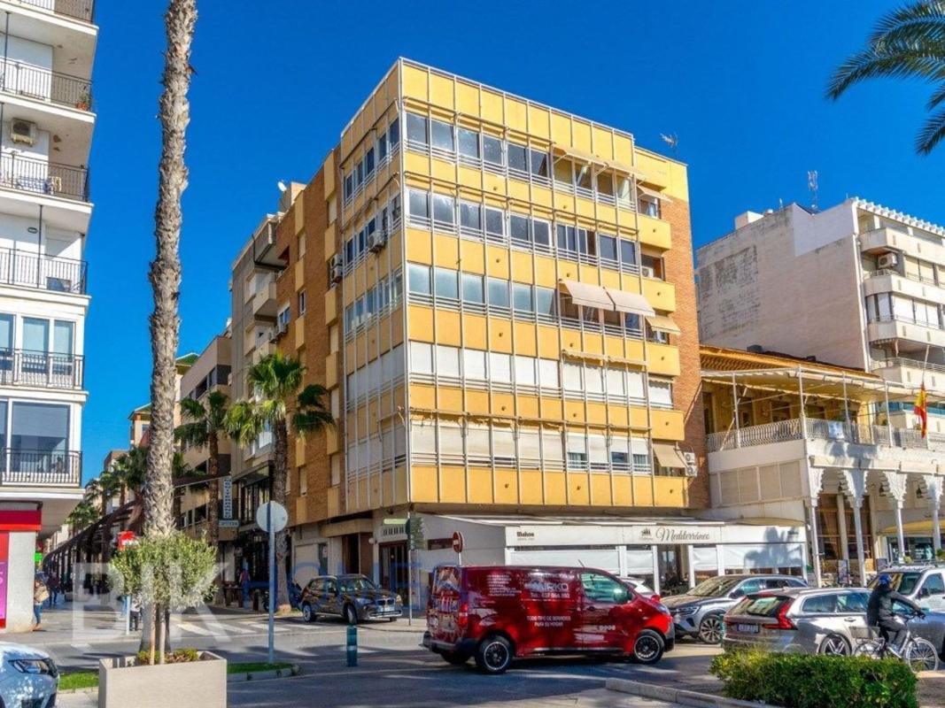 Venta de piso en Piso en Paseo Vistalegre, Centro - Muelle Pesquero, Torrevieja, Torrevieja
photo 2