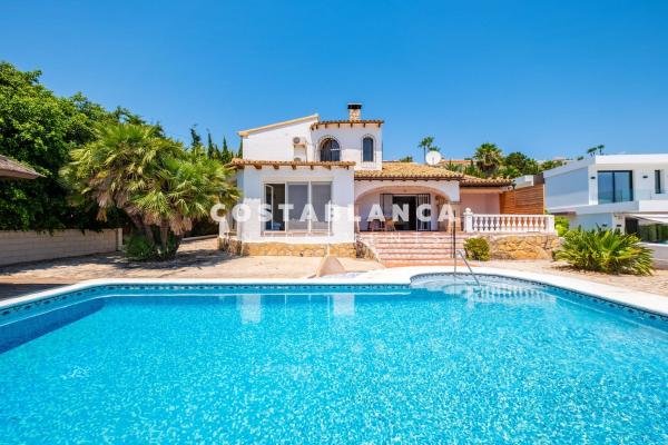 Частный шале на продаже в Casa o chalet en Partida Bassetes, Cometa-Carrió, Calpe, Кальпе thumbnail 1