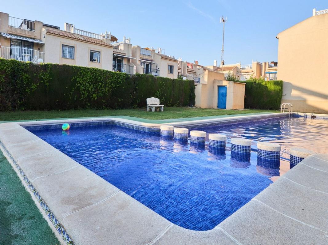 Sale of independent chalet in Casa o chalet en Calle Marisa Ruso López, La Siesta - El Salado - Torreta, Torrevieja, Torrevieja
 photo 4