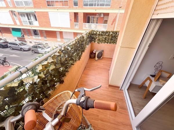 Sale of flat in Piso en Calle Almoradí, Playa de los Náufragos, Torrevieja, Torrevieja
photo 1