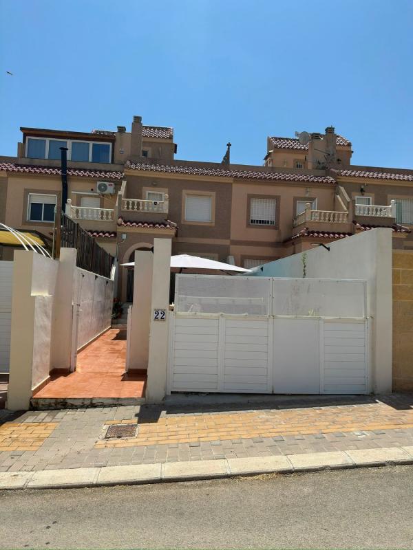 Sale of townhouse in Chalet adosado en Calle Jorge Manrique, Monforte del Cid , Monforte del Cid photo 1