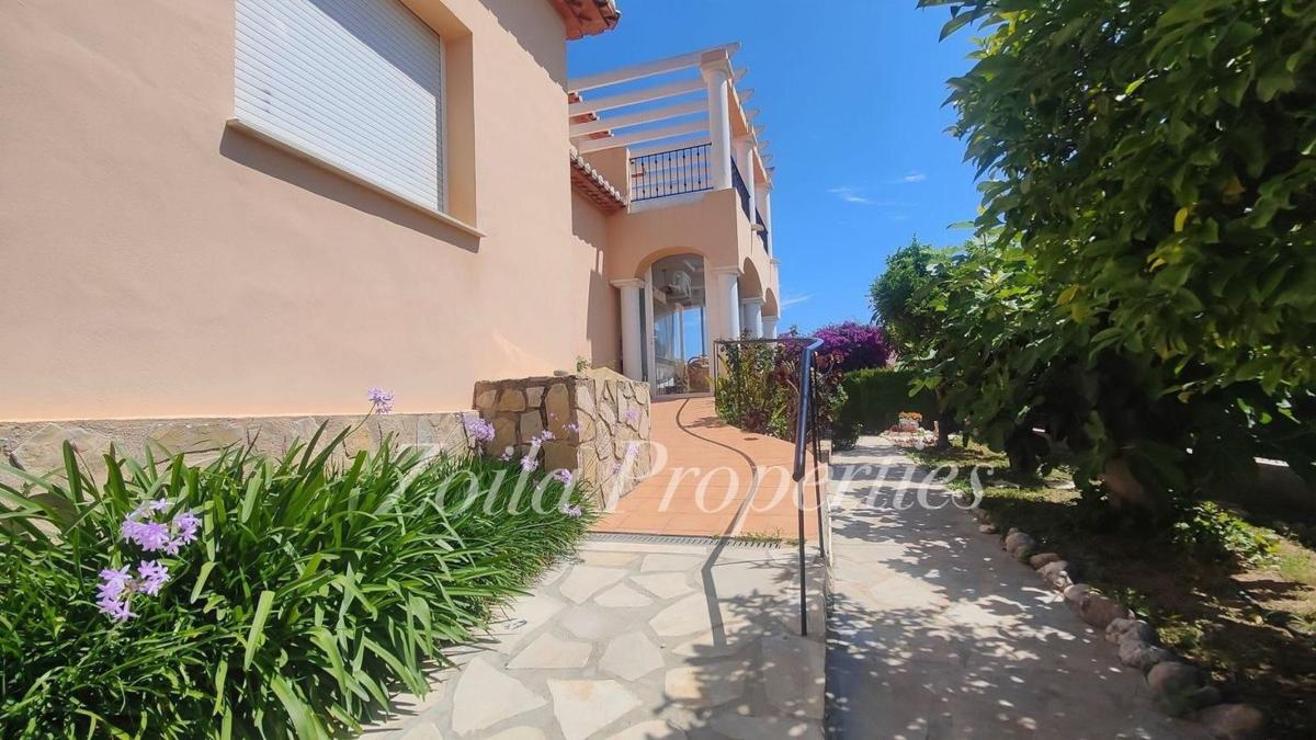 Properties for sale and rent in Spain photo 4