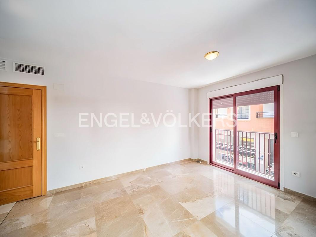 Продажа квартиры на Piso en Calle del Médico Pascual Pérez, Centro Tradicional, Alicante / Alacant, Аликанте / Алакант
photo 2