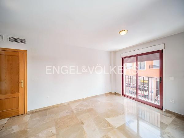Продажа квартиры на Piso en Calle del Médico Pascual Pérez, Centro Tradicional, Alicante / Alacant, Аликанте / Алакант
thumbnail 1