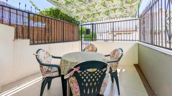Chalet adosado en Calle Gardenias, Tamarit - Playa Lissa, Santa Pola thumbnail 1