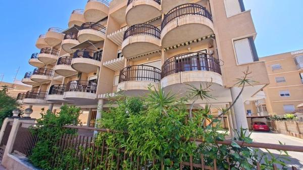 Sprzedaż mieszkania w Piso en Calle Novelda, Tamarit - Playa Lissa, Santa Pola, Santa Pola
thumbnail 1