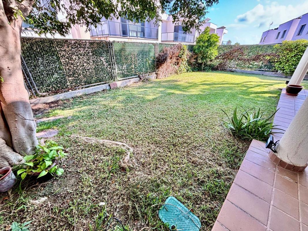 Продажа таунхауса в Chalet adosado en Nou Nazaret - Frank Espinós, San Juan de Alicante , Сан-Хуан-де-Аликанте photo 4