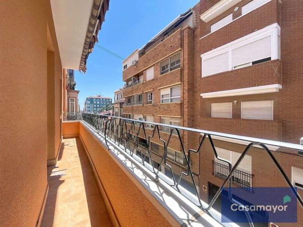 Продажа квартиры на Piso en Calle Sargento Vaillo, Mercado, Alicante / Alacant, Аликанте / Алакант
photo 1
