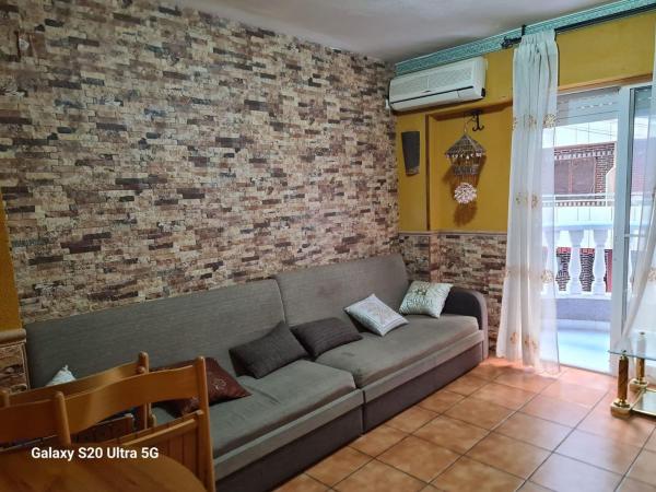 Venta de piso en Piso en Calle Beniajan, El Acequión, Torrevieja, Torrevieja
thumbnail 3