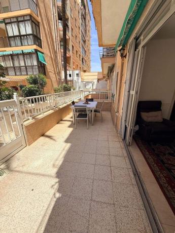 Sprzedaż mieszkania w Piso en Calle Yecla, Tamarit - Playa Lissa, Santa Pola, Santa Pola
thumbnail 1