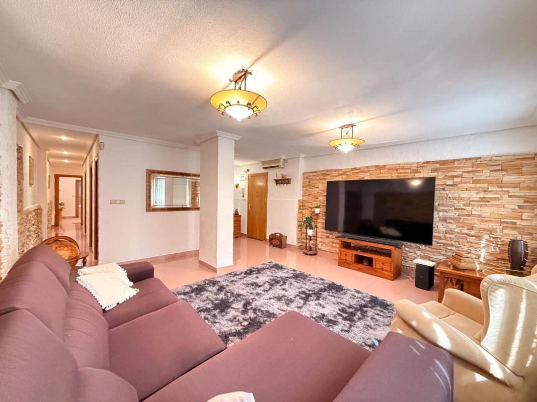 Недвижимость на продажу и в аренду в Испании photo 3
