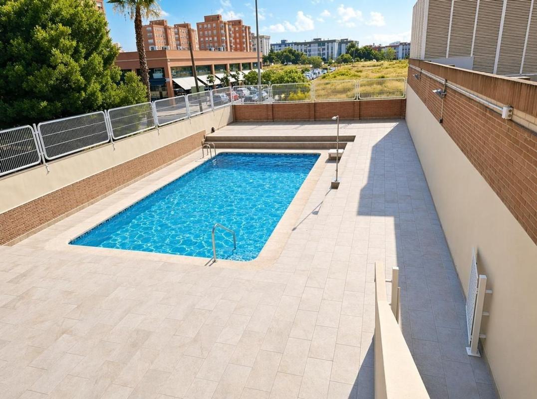 Sprzedaż mieszkania w Piso en Avenida Jaume I, 4, Tómbola - Rabasa, Alicante / Alacant, Alicante / Alacant
photo 1