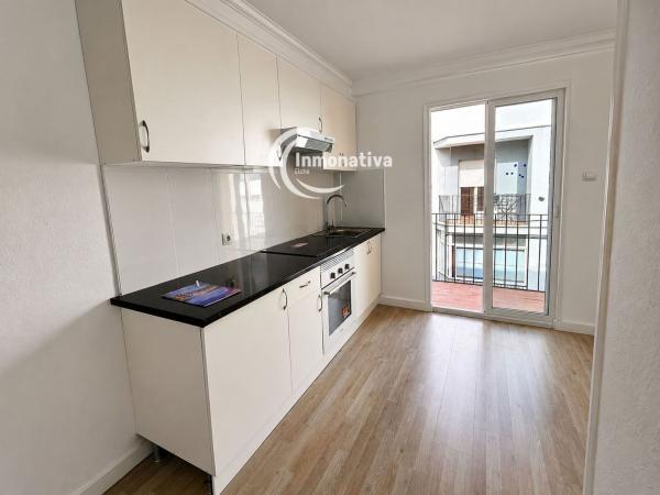 Venta de piso en Piso en Avenida Madrid, La Coca - La Nía - Vistahermosa, Aspe, Aspe
thumbnail 1