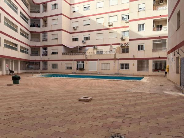 Sale of flat in Piso en Ronda Cesar Canovas Girada, 2, Parque de las Naciones, Torrevieja, Torrevieja
 photo 1
