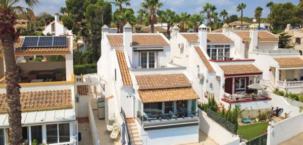 Casa o chalet independiente en Calle Tramontana, Villamartín, Orihuela photo 1