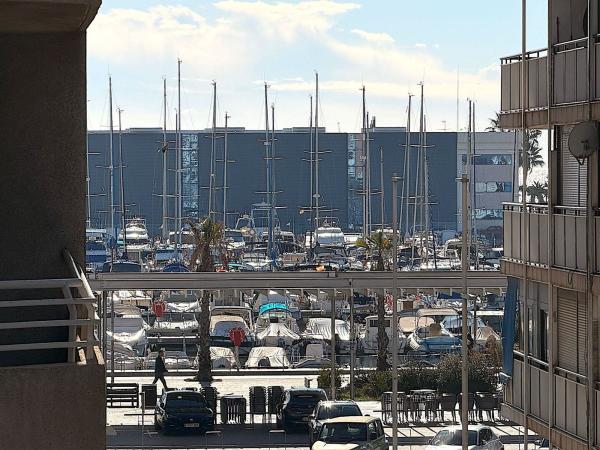 Продажа квартиры на Piso en Calle Burgos, 6, Puerto, Santa Pola, Санта Пола
photo 1